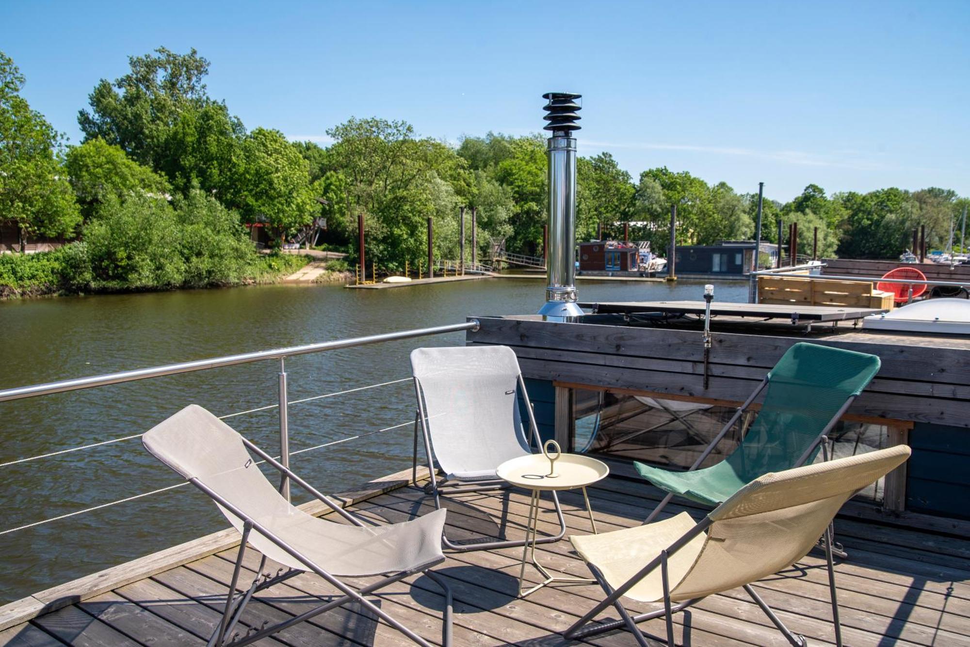 Botel Tolles Tiny-hausboot Marianne Mit Dachterrasse