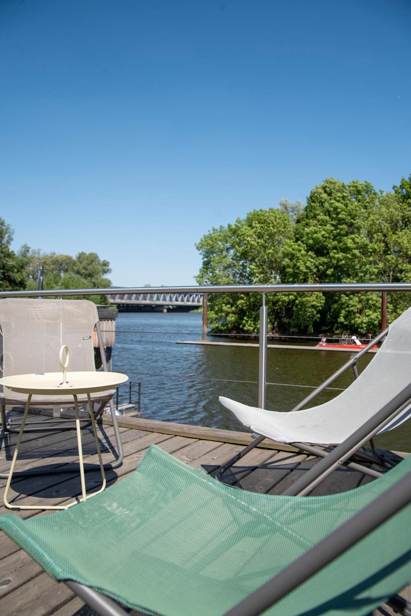 Botel Tolles Tiny-hausboot Marianne Mit Dachterrasse Hamburgo