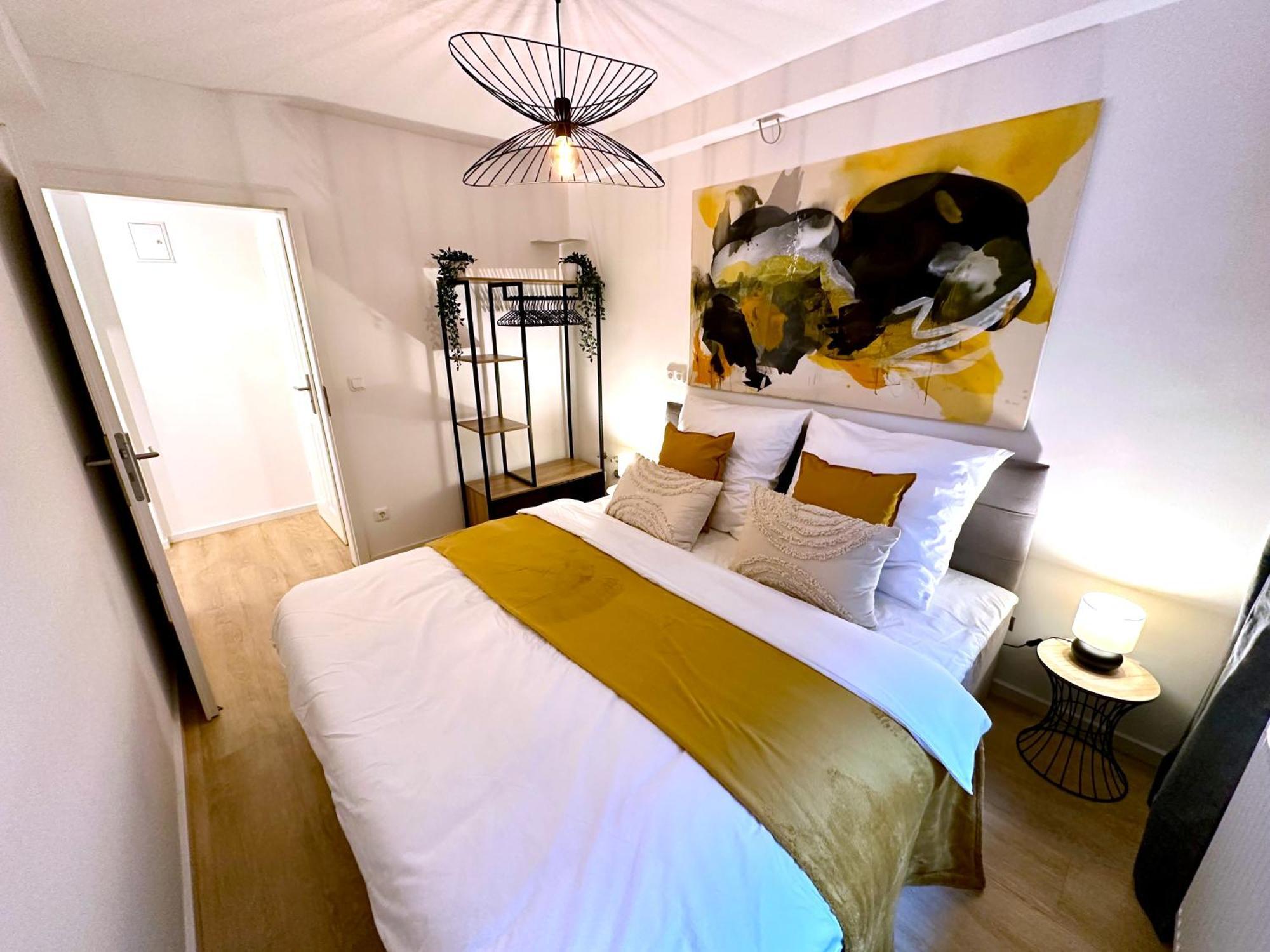 Apartamento Stylisches 2-zimmer Ambient In Alsternaehe Mit Kingsize-bett & Schlafsofa
