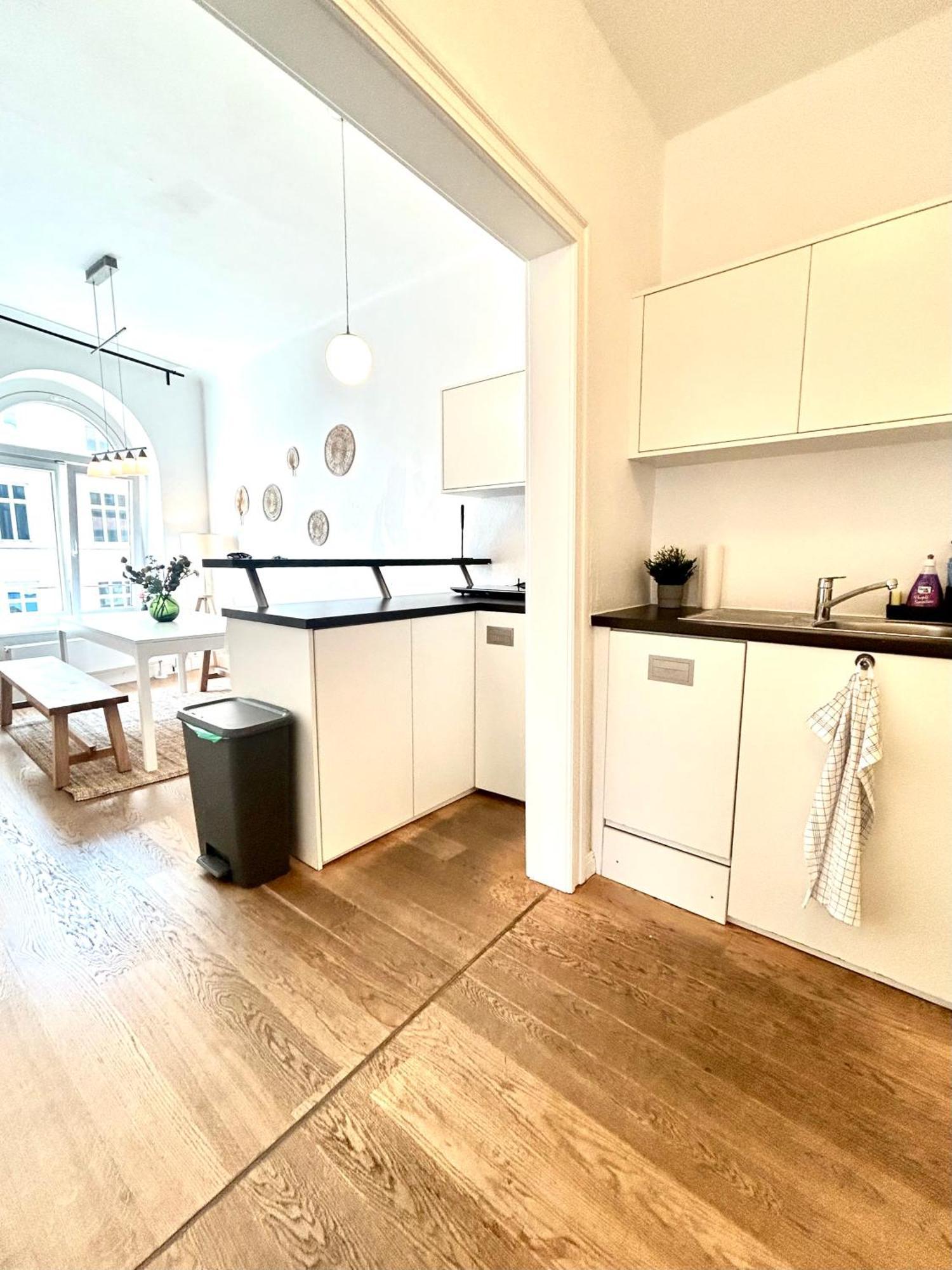 Apartment For Up To 10 Guests *