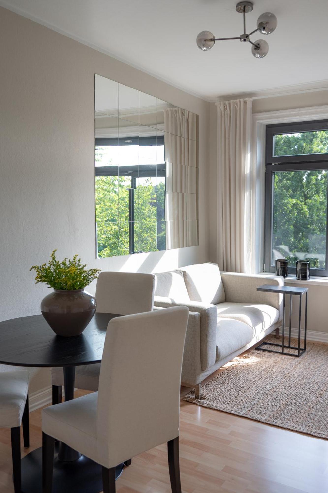 Modern, Ruhig, Gemuetlich: 2 In Bester Lage Nahe Alster + Stadtpark Apartment