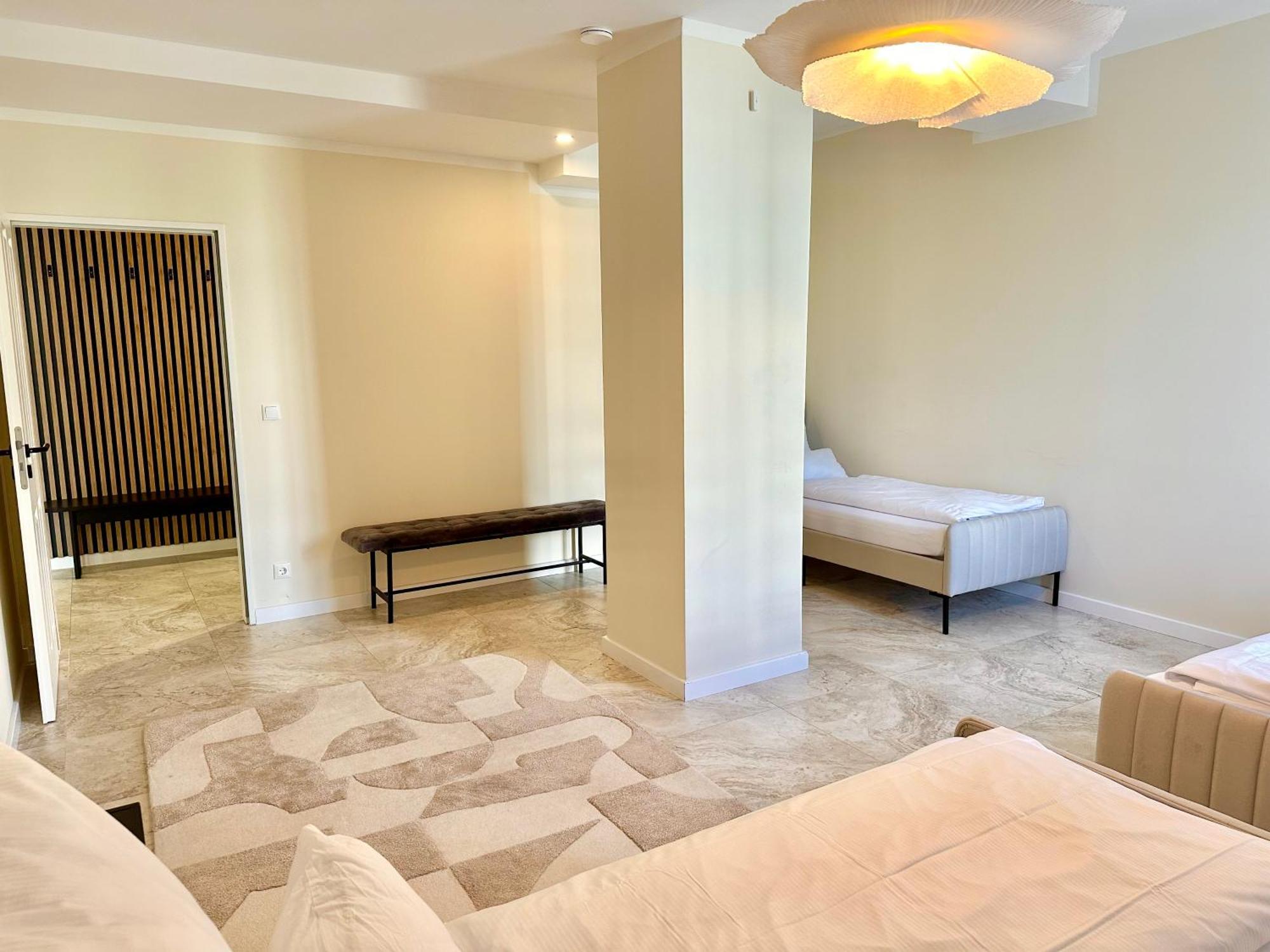 Sanierte 5 Luxus Standard Auf 350qm Appartement *