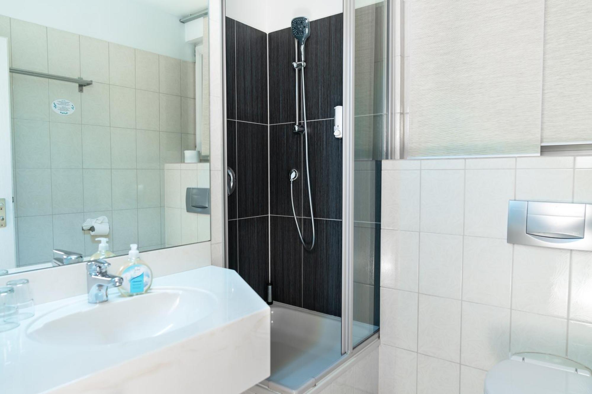 Wandsbek Hotel *