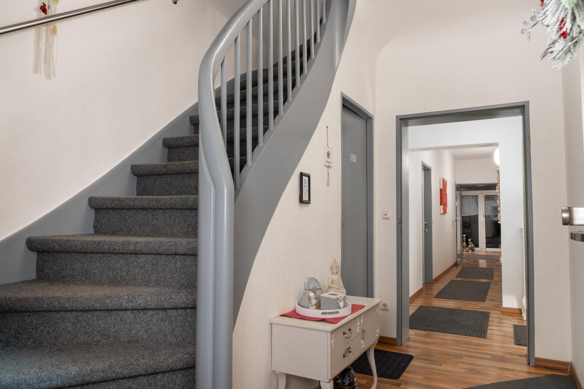 Wandsbek Hotel *
