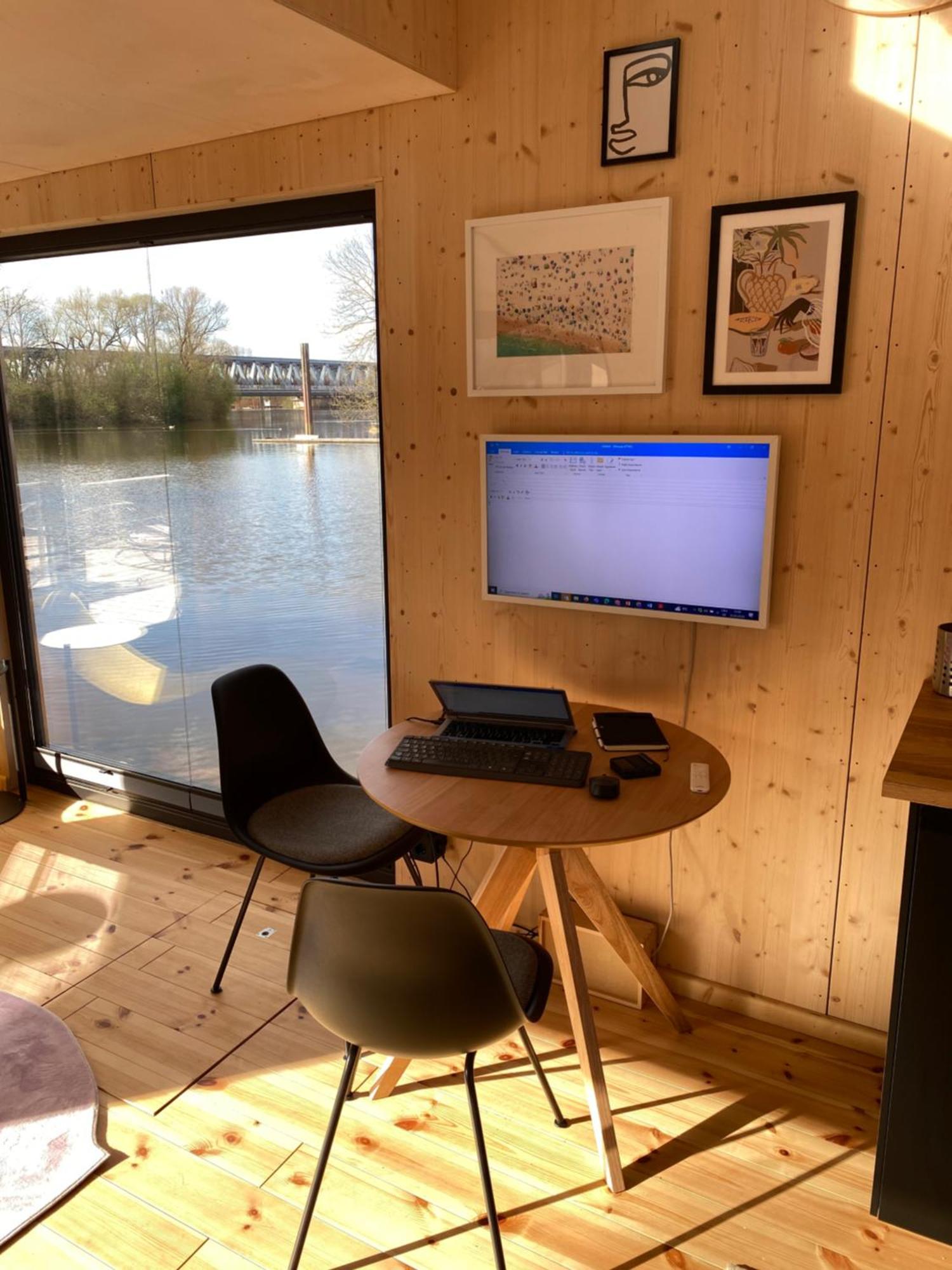 Dein Hausboot Off Fuer Deine Auszeit In Botel *