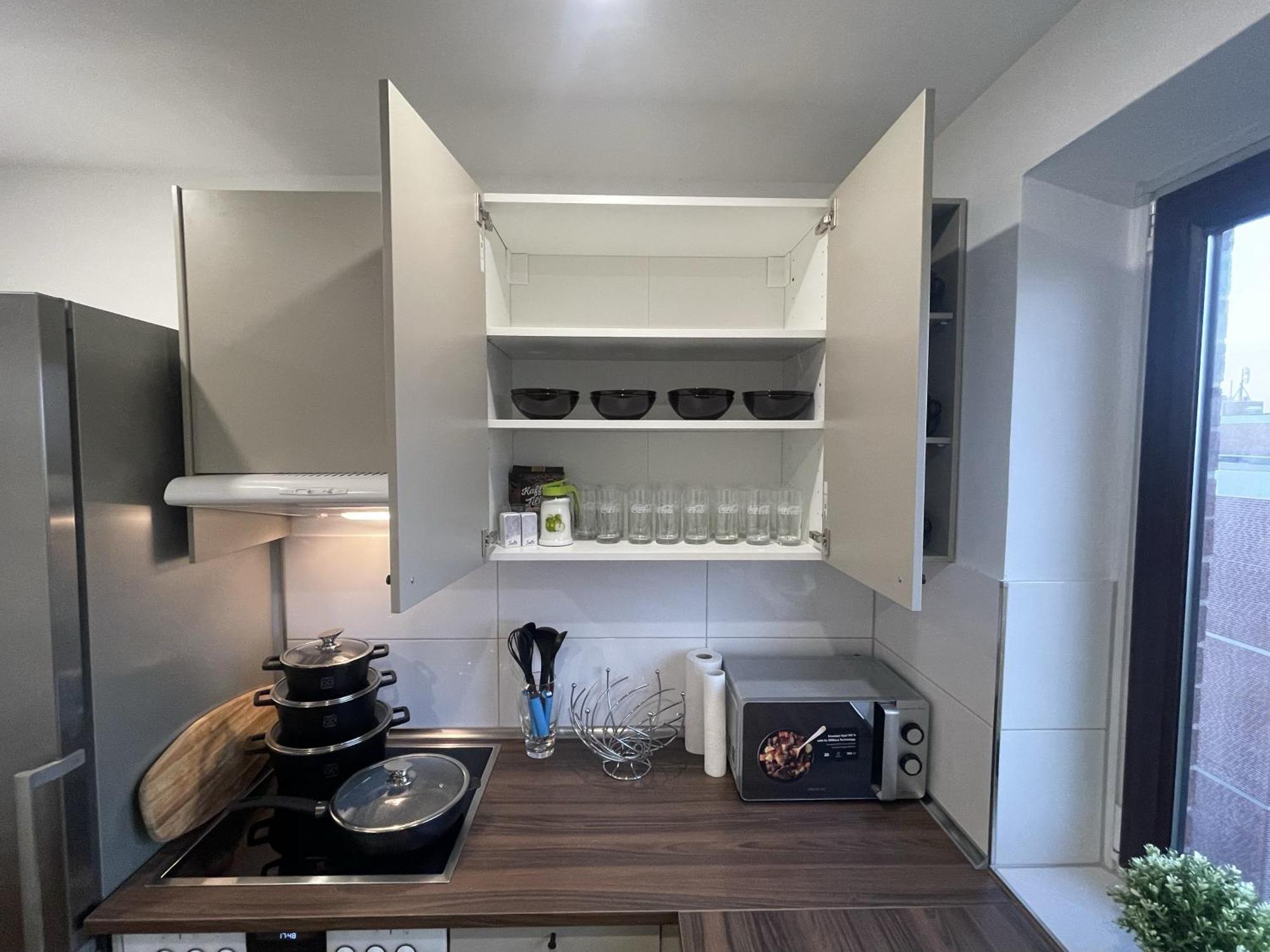 Apartment Kernsaniert Und Modern!! 4-zimmer-wohnung In Hamburg-berne