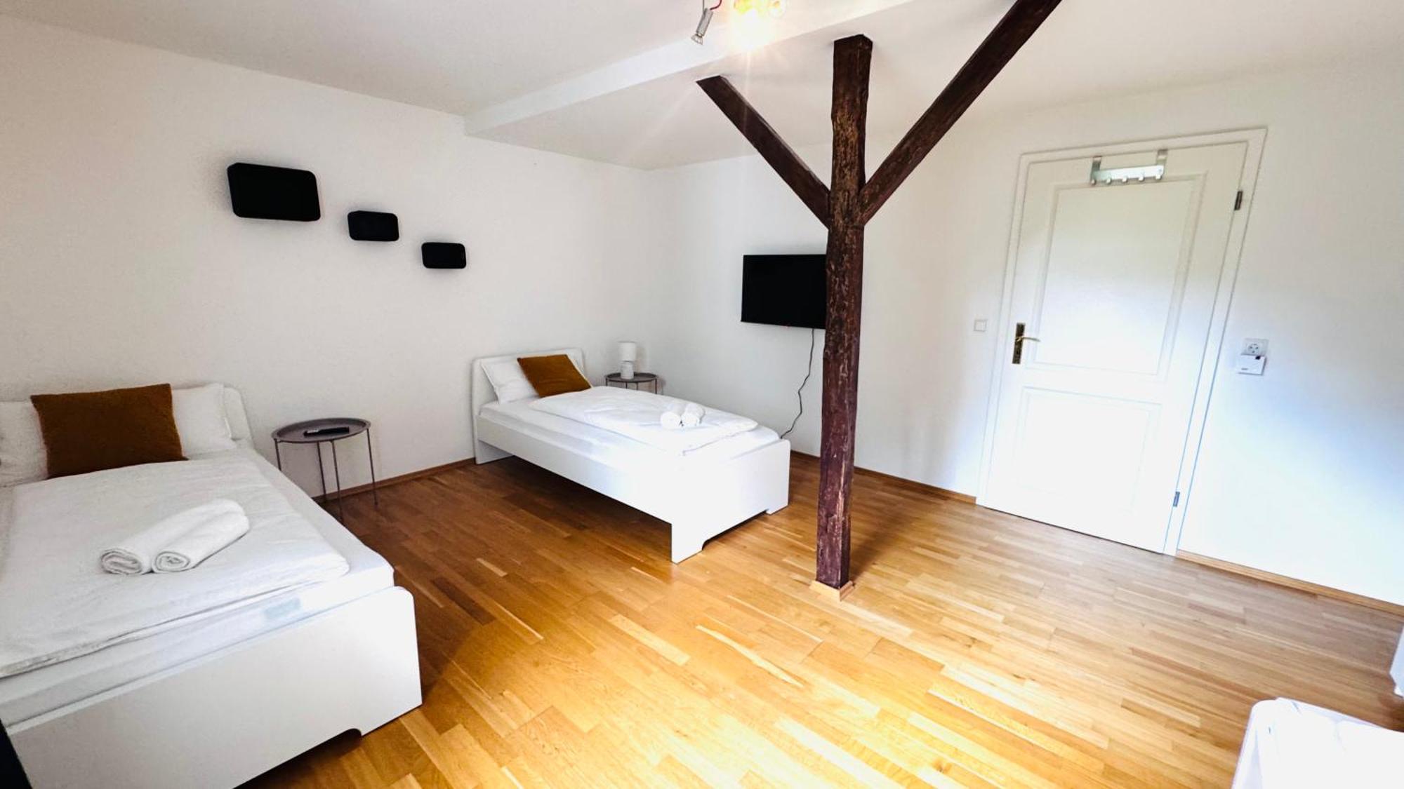 Taparia Segovia Unterkunft Homestay