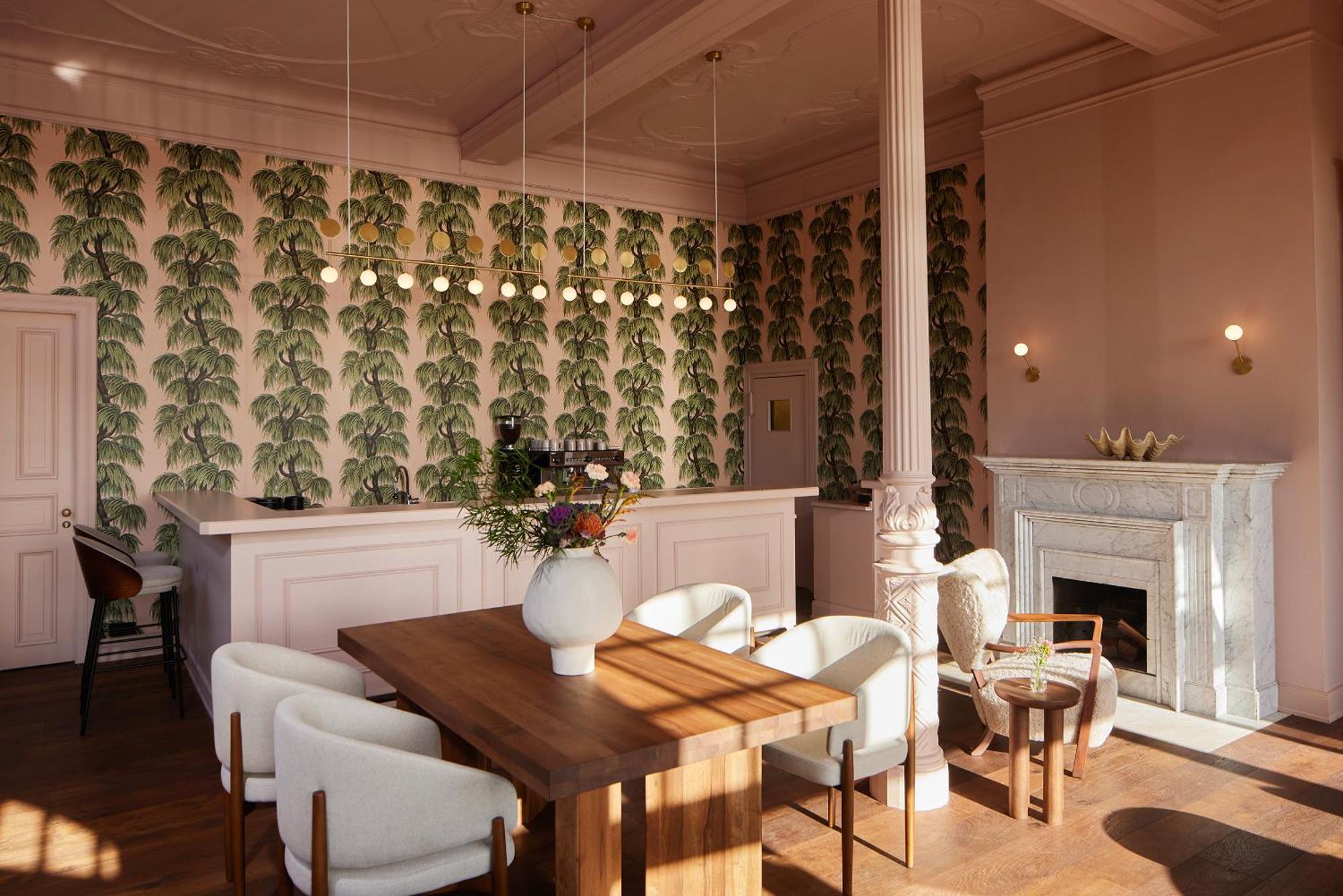 Strandhotel Blankenese 4*