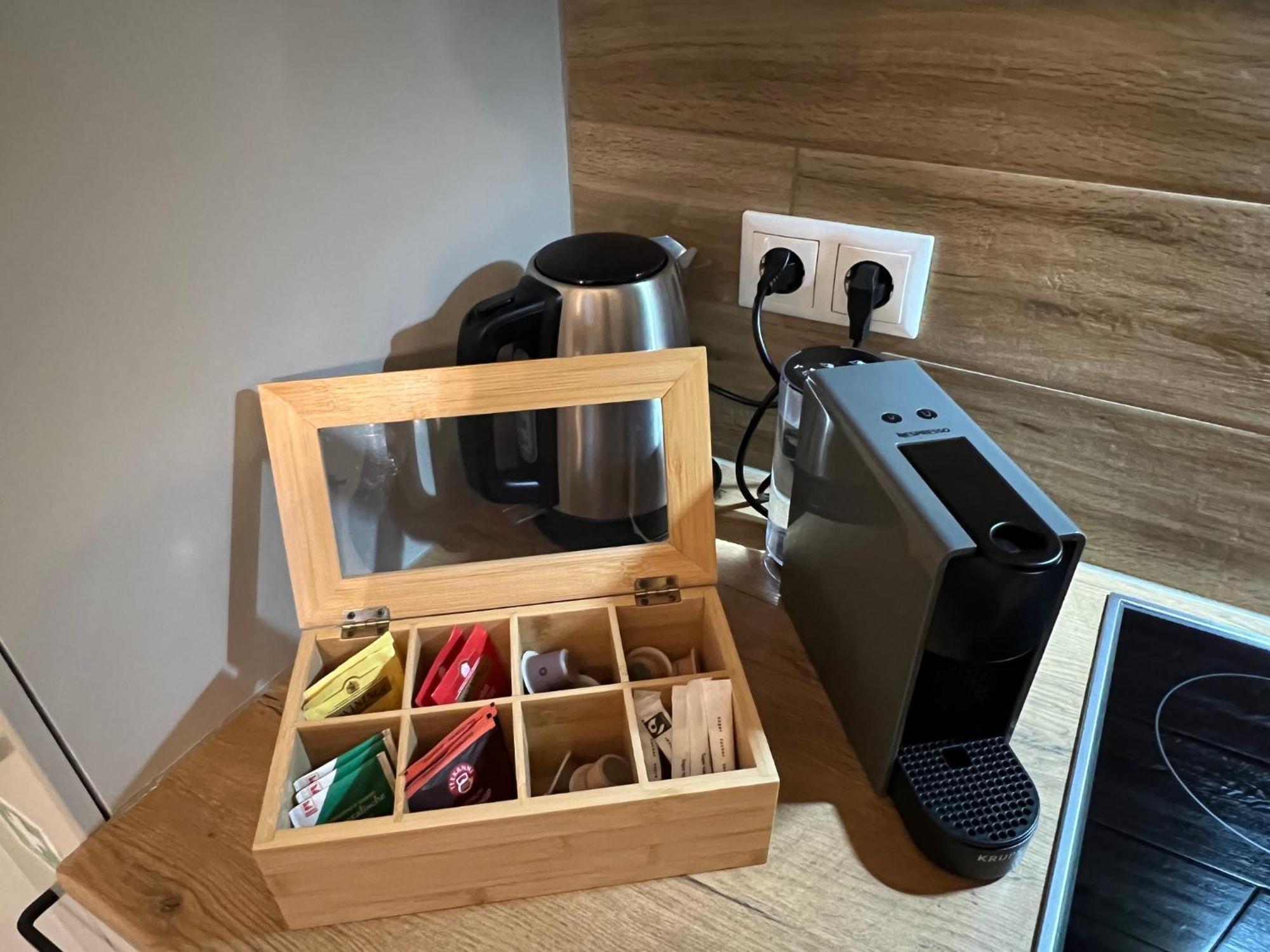Apartment Kranich Mit 3 Zimmern, Top Infrastrukturlage Hh Langenhorn, Naehe Airport, Boxspringbetten Und Arbeitsplaetzen Mit Glasfaser Wlan *