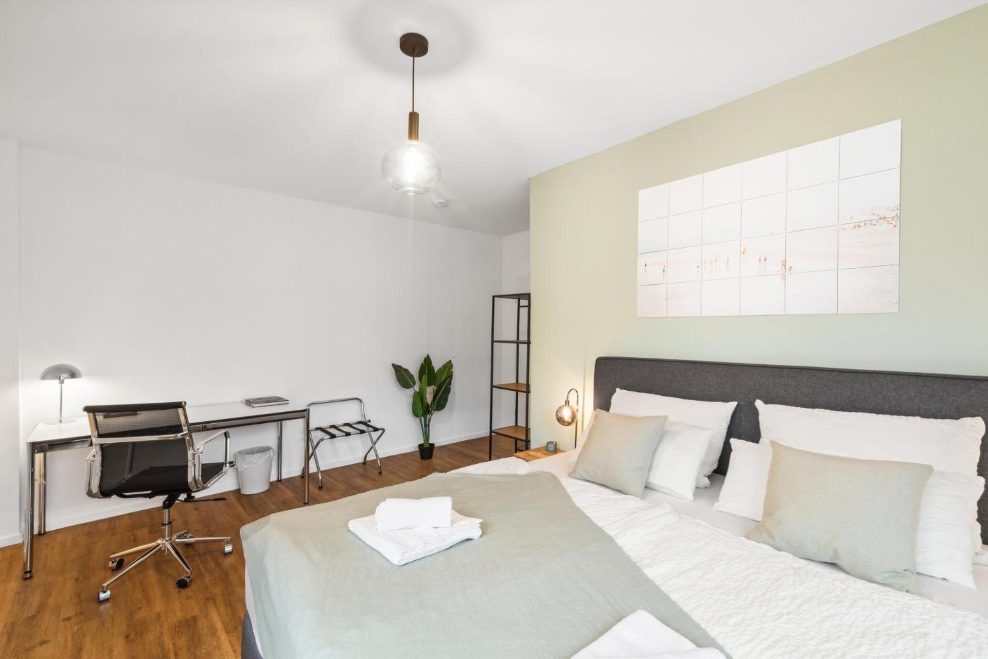 Apartment Kranich Mit 3 Zimmern, Top Infrastrukturlage Hh Langenhorn, Naehe Airport, Boxspringbetten Und Arbeitsplaetzen Mit Glasfaser Wlan Hamburg