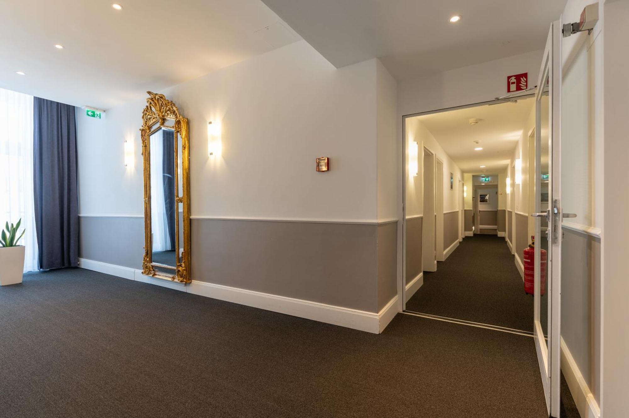 Hotel Commodore