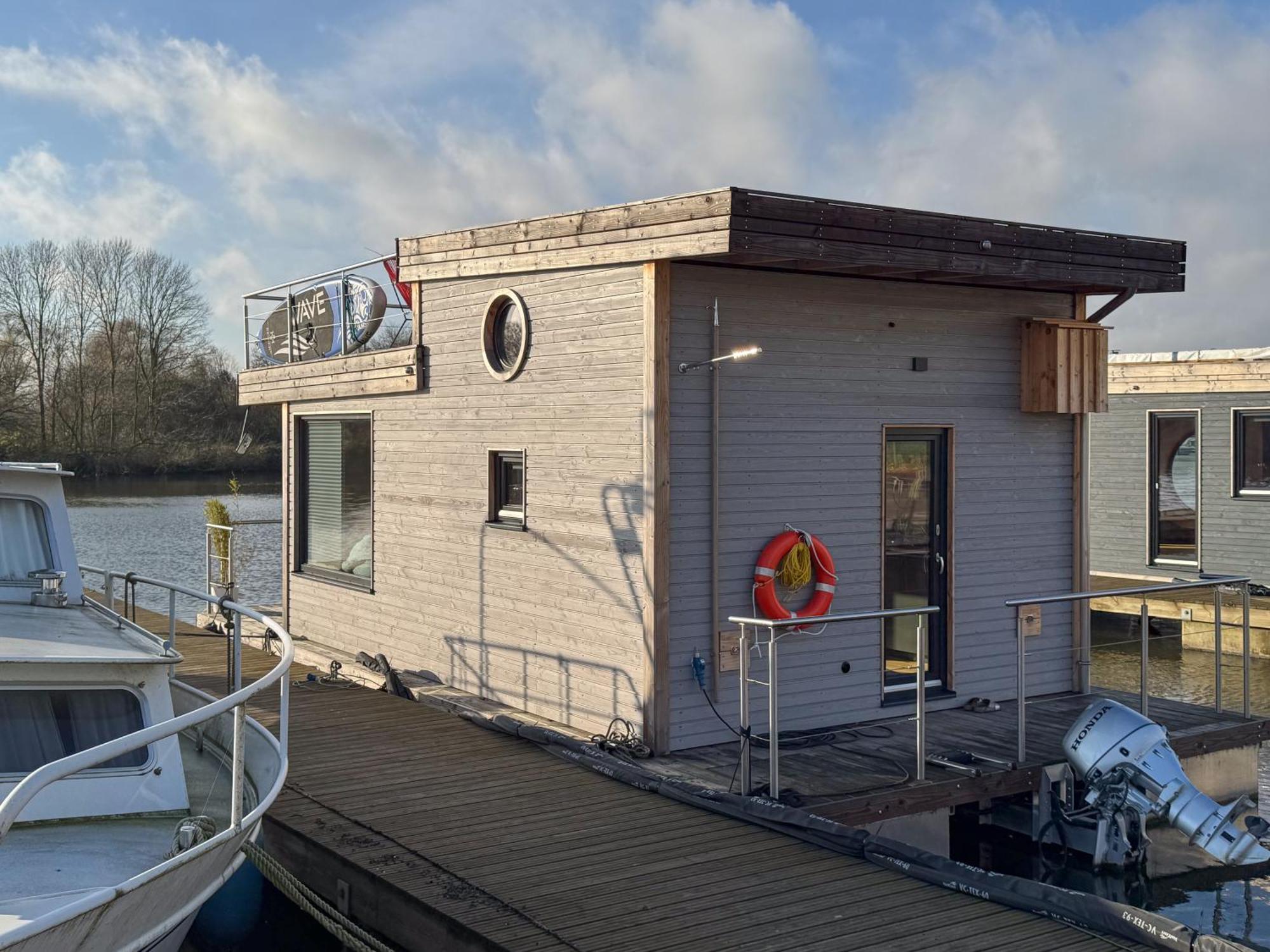 Botel Dein Hausboot Off Fuer Deine Auszeit In