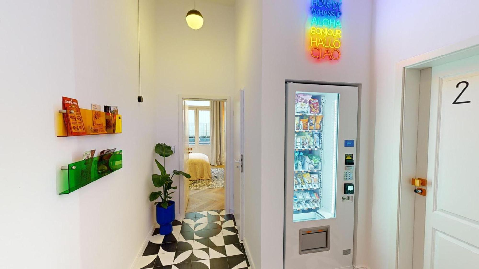 Retropop Design , Designerzimmer Fuer Je 2 Personen, Lage, Wifi Aparthotel Hamburg