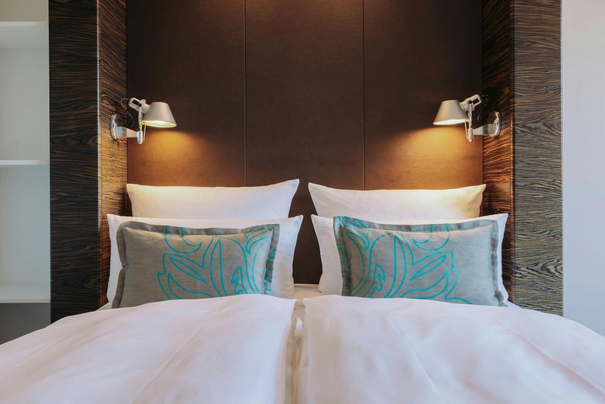 Hotel One Hamburg-alster 3*