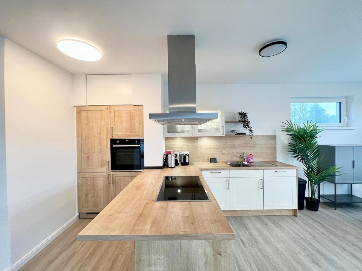 Bright, Spacious New In Apartment *