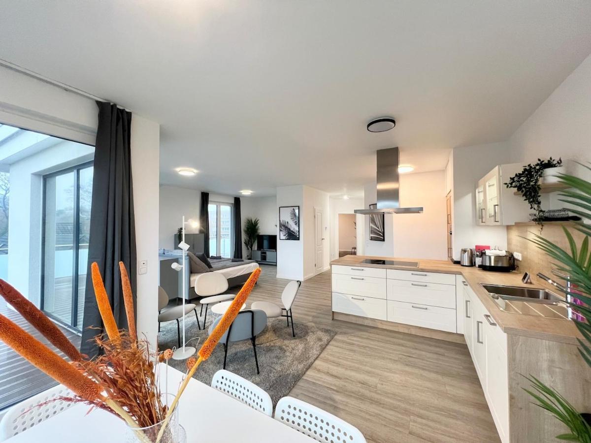 Bright, Spacious New In Apartment