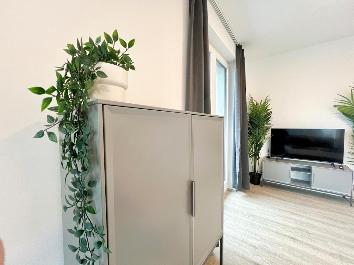 Bright, Spacious New In Hamburg
