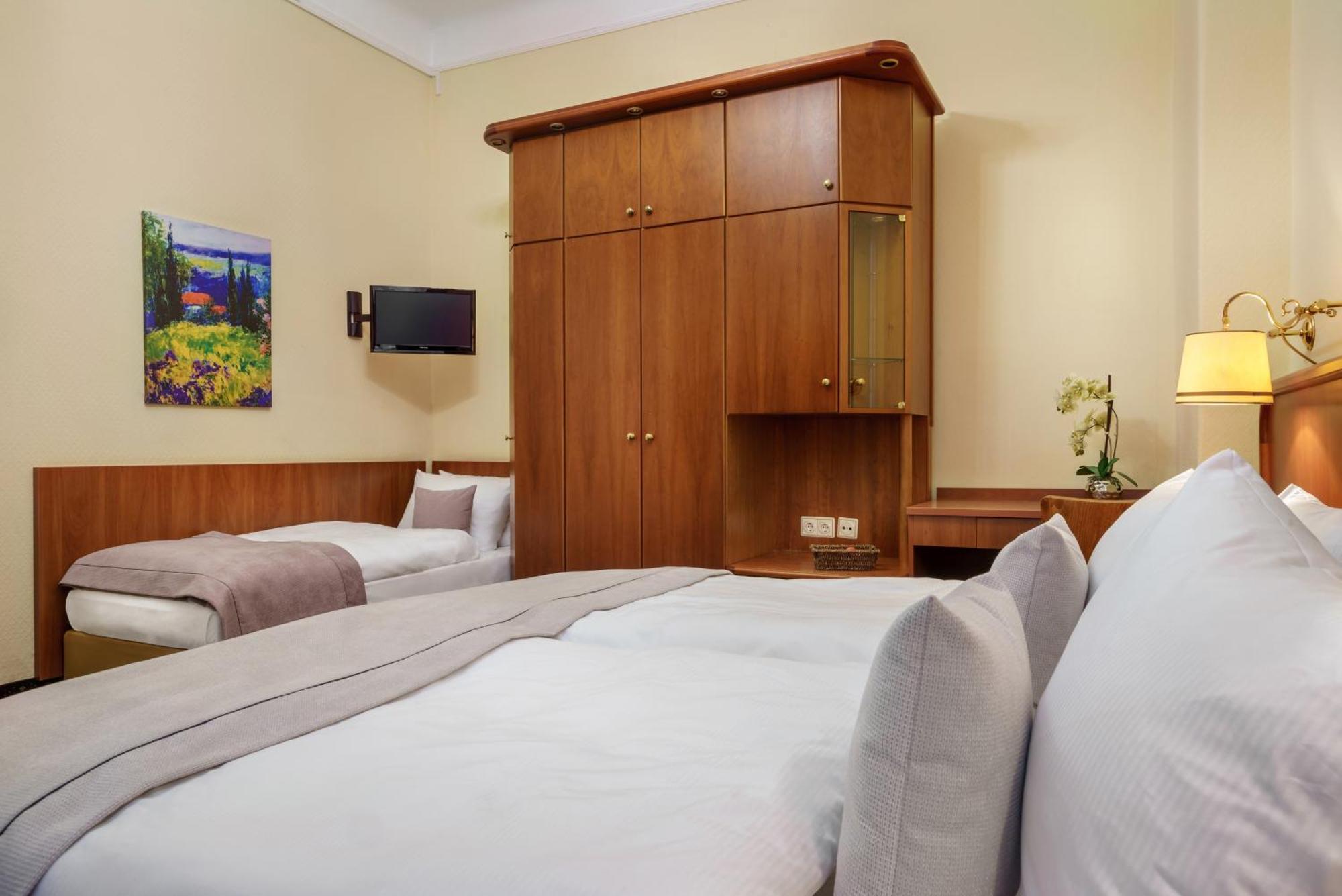 Novum Kronprinz Hauptbahnhof Hotel