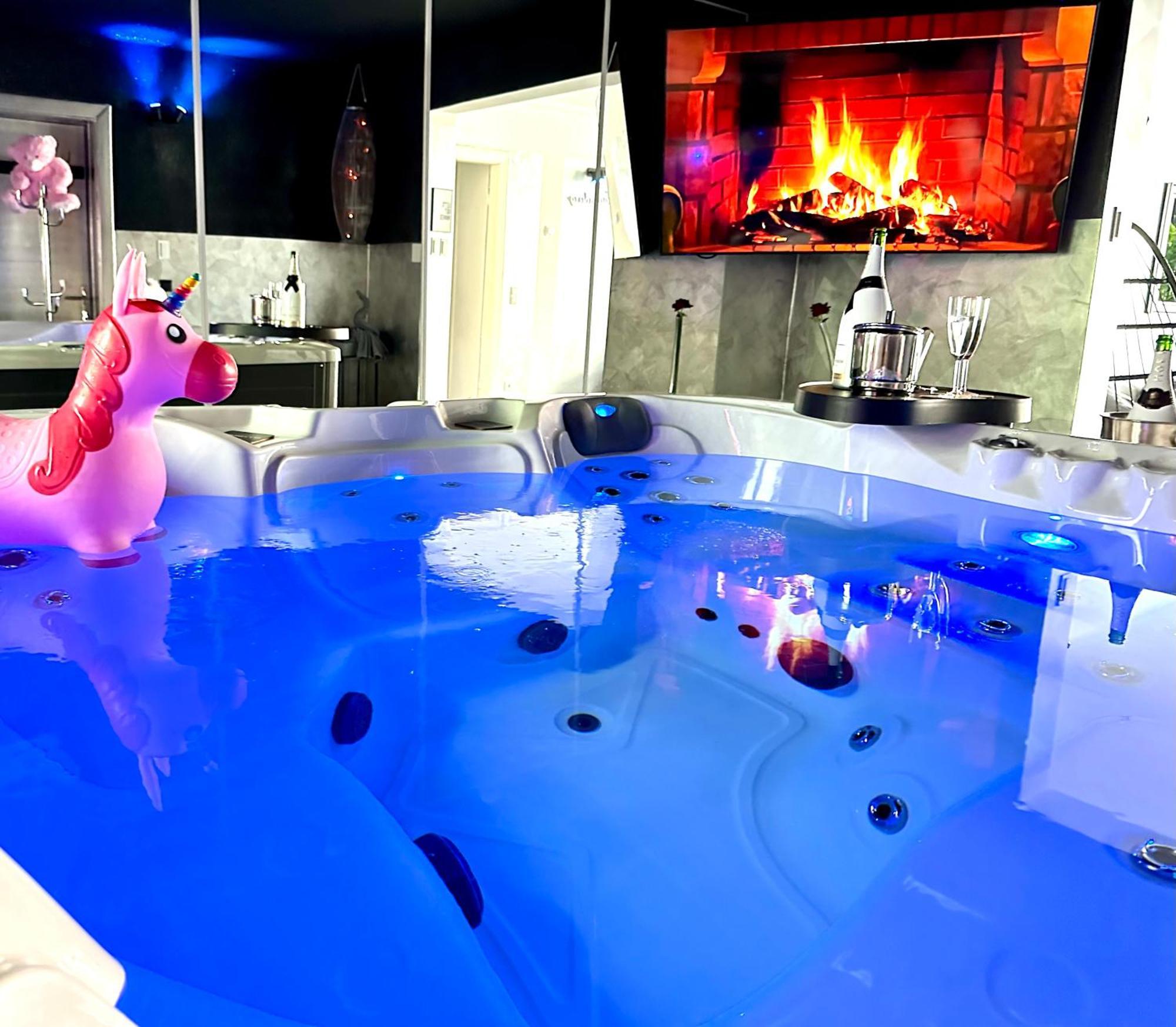 Apartment Whirlpool Studio Pretty