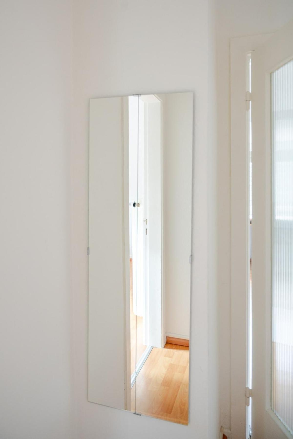 Sleep Two Fly Apartment *