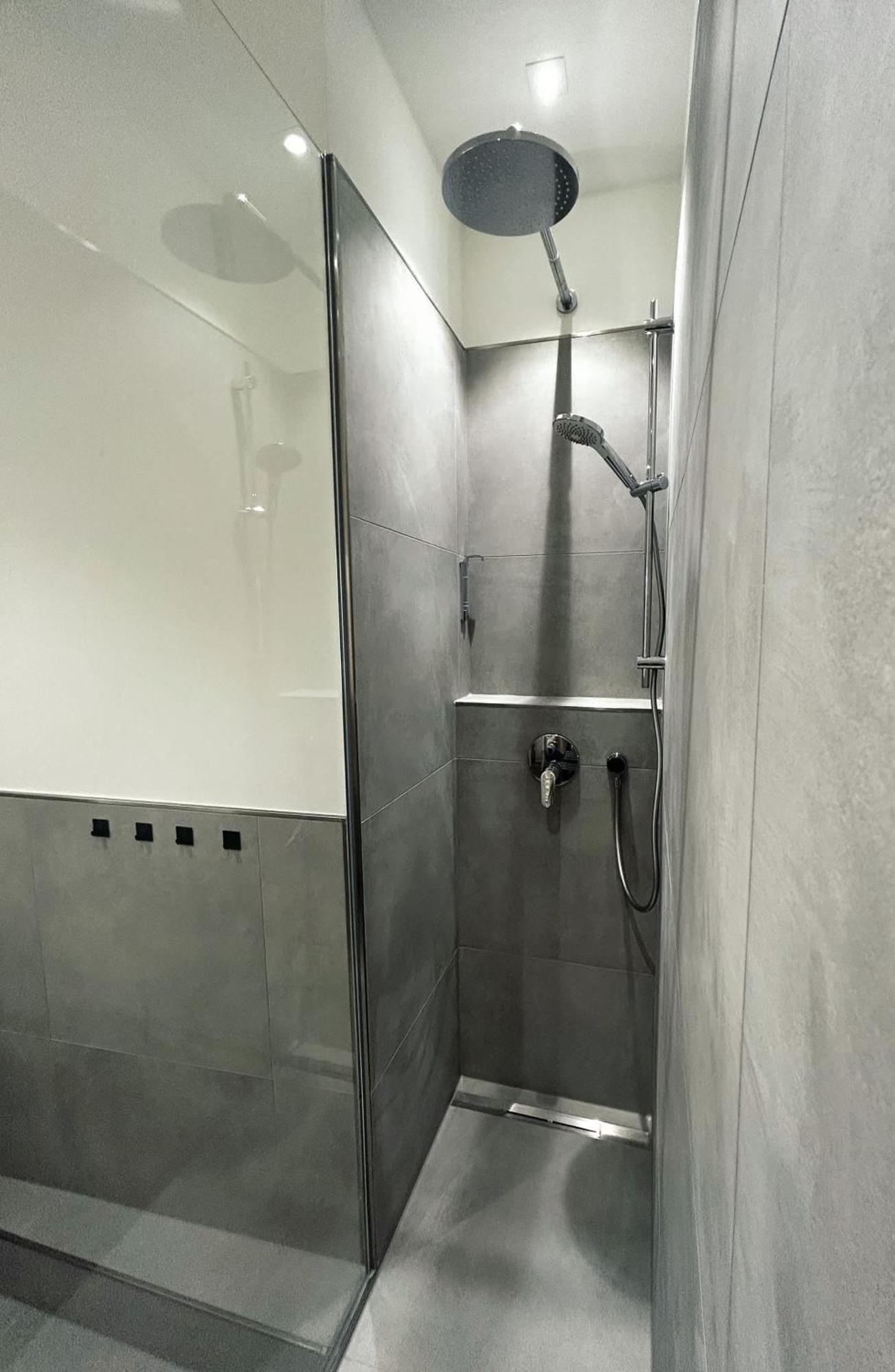 Stylish Near Binnenalster For Up To 8 Guests Hamburg
