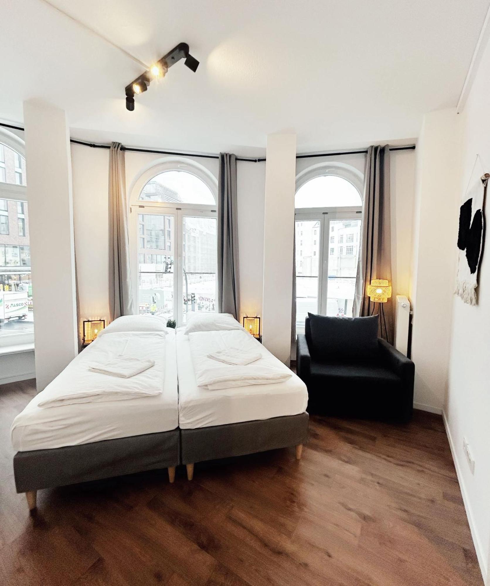 Apartment Stylish Near Binnenalster For Up To 8 Guests Hamburg