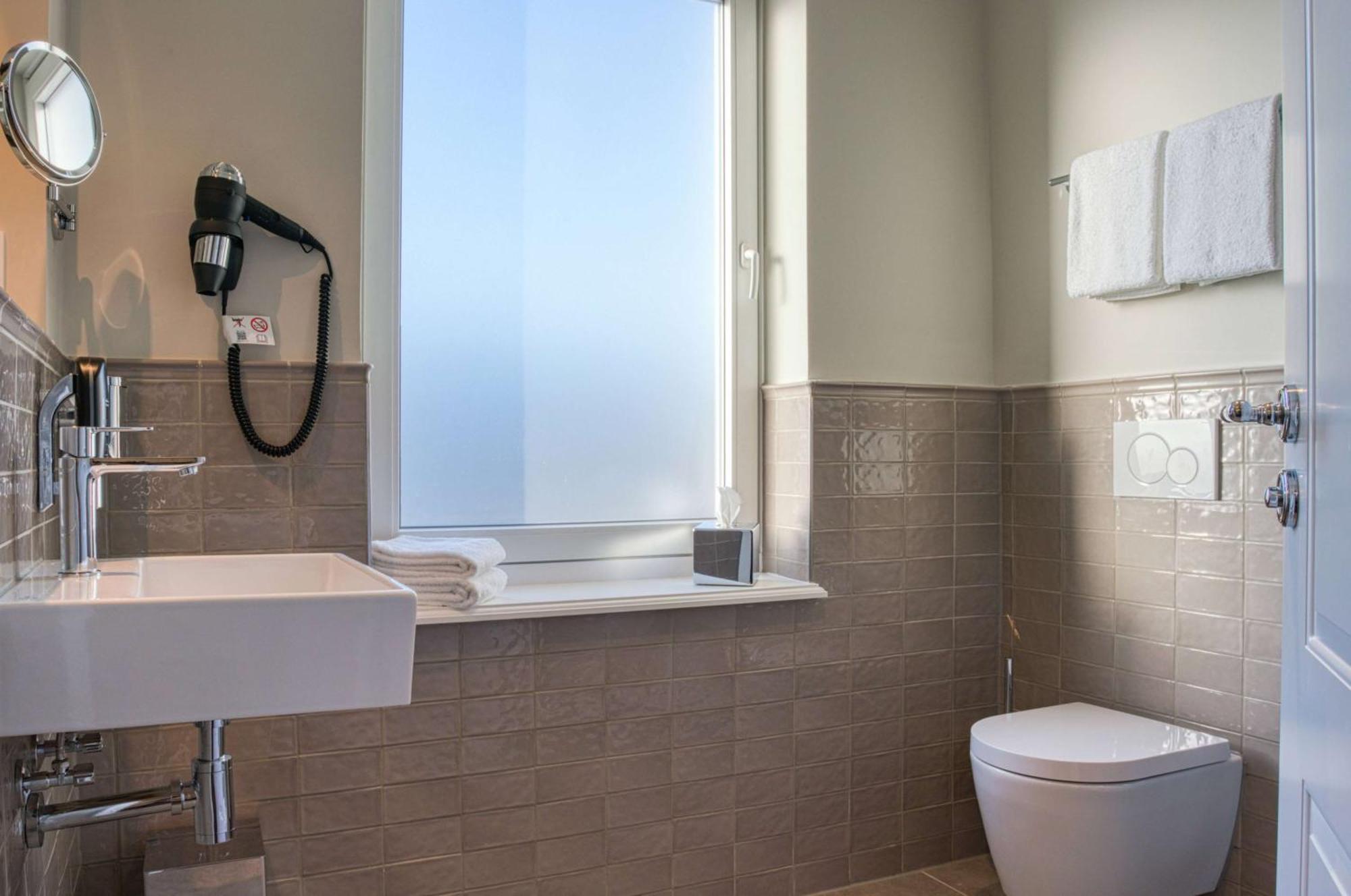 Boutique 53 & 56 City, Trademark Collection By Wyndham Hotel 3*