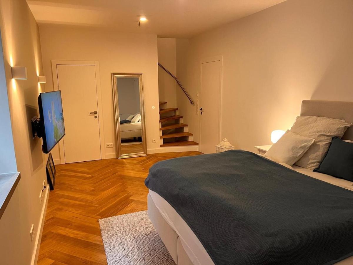 Cozy In New Building Apartment