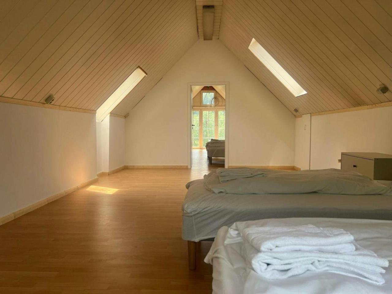 Apartment Spacious For 10