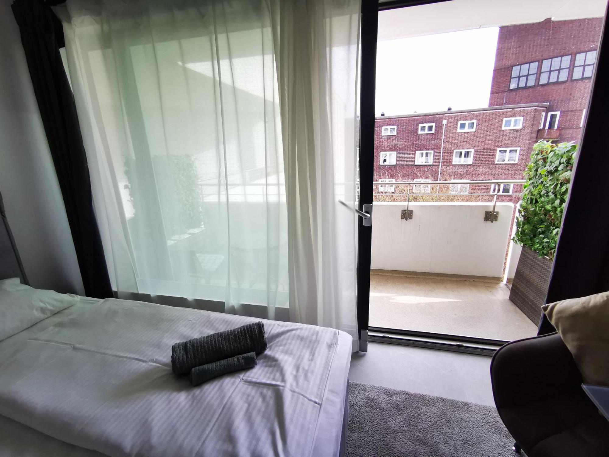 Hh 04 By Rockchair - Superhost Status - Modernes Mit Sonnigem Balkon & Premium Boxspringbetten In Winterhude - Geheimtipp Hamburgo