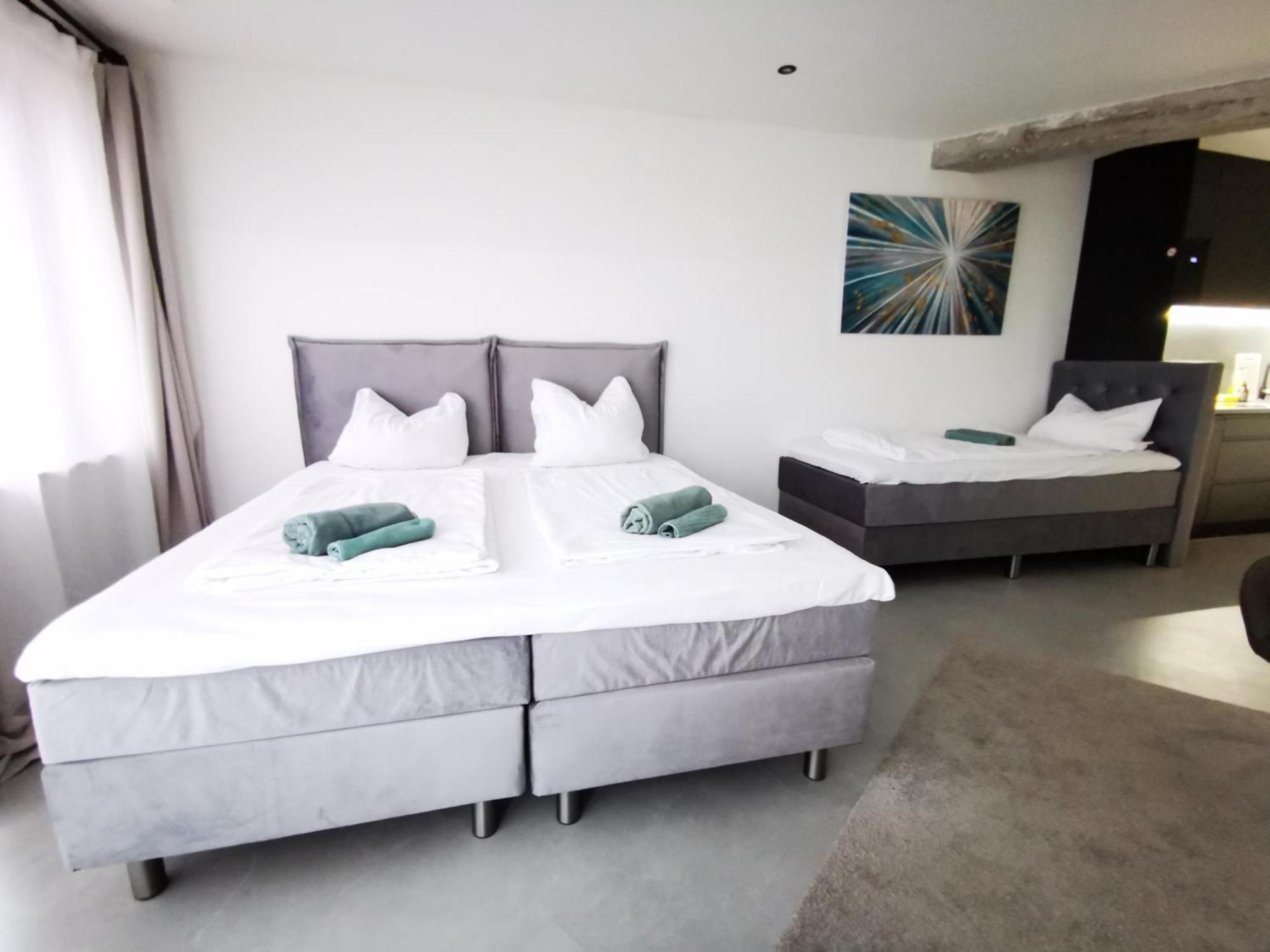 Apartment Hh 06 By Rockchair - Superhost Status - Modernes Mit Sonnigem Balkon & Premium Boxspringbetten In Winterhude - Geheimtipp
