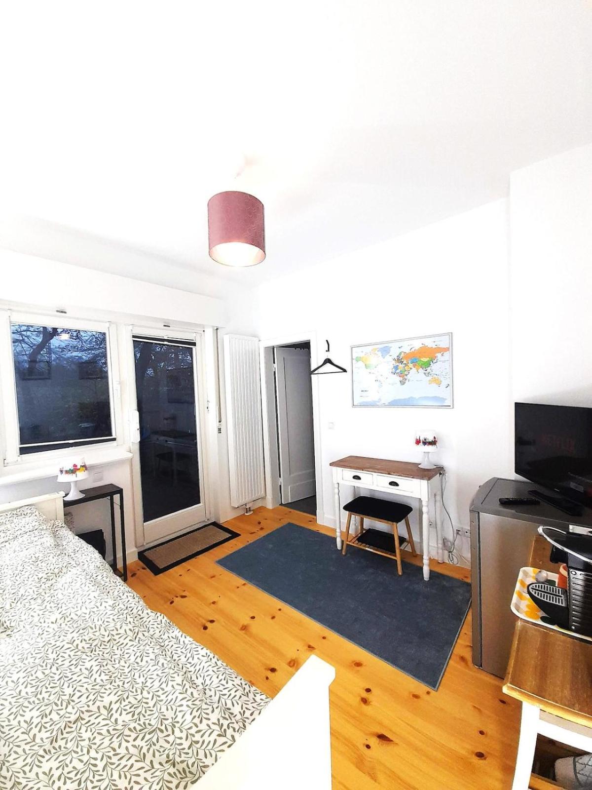 Private Cozy W Own Entrance, Spacious Bathroom, On-site Parking *