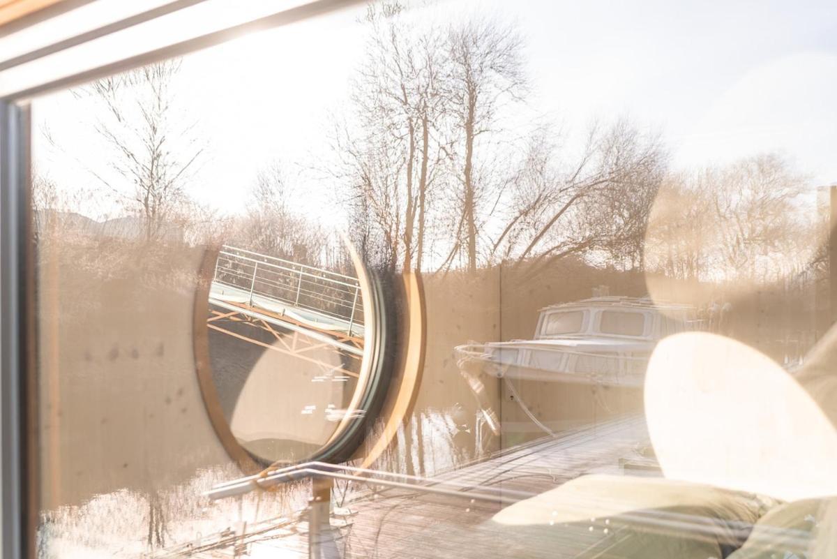 Wohnlich, Hochwertig - Hausboot Petite Mit Kamin * Hamburg