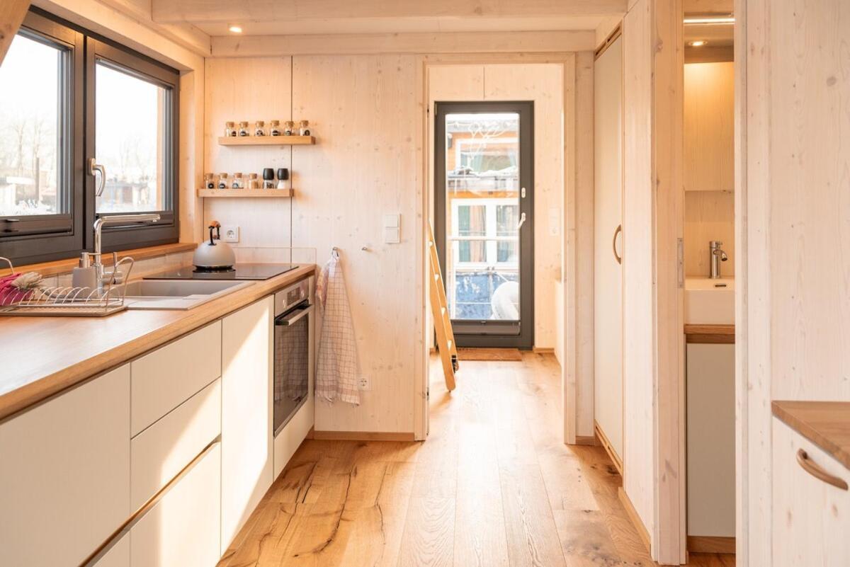 Wohnlich, Hochwertig - Hausboot Petite Mit Kamin Botel Hamburg