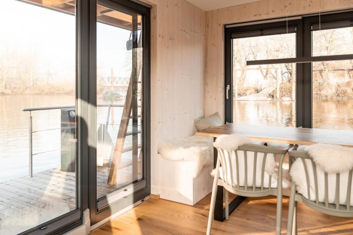 Wohnlich, Hochwertig - Hausboot Petite Mit Kamin Botel Hamburg