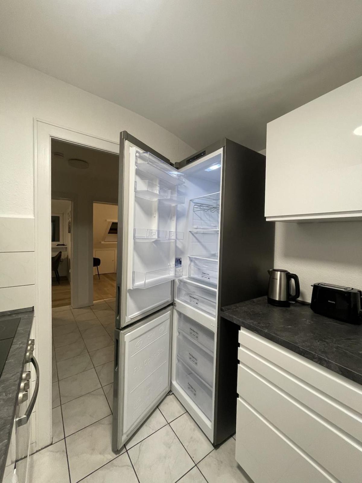 Modern Comfort In 3 Apartment Hamburg