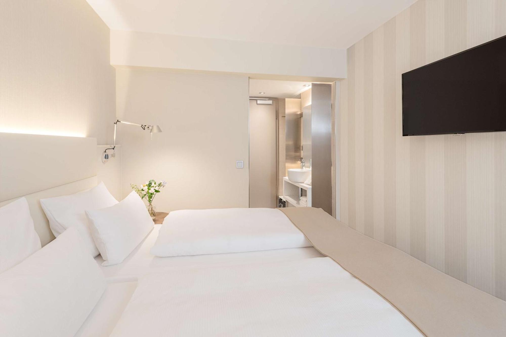 Hotel Nh Mitte 4*