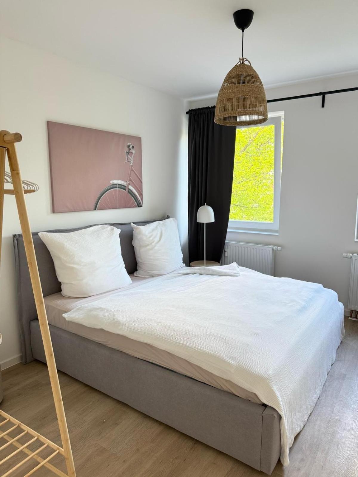 Apartment 3-zimmer-wohnung In Am Flughafen *
