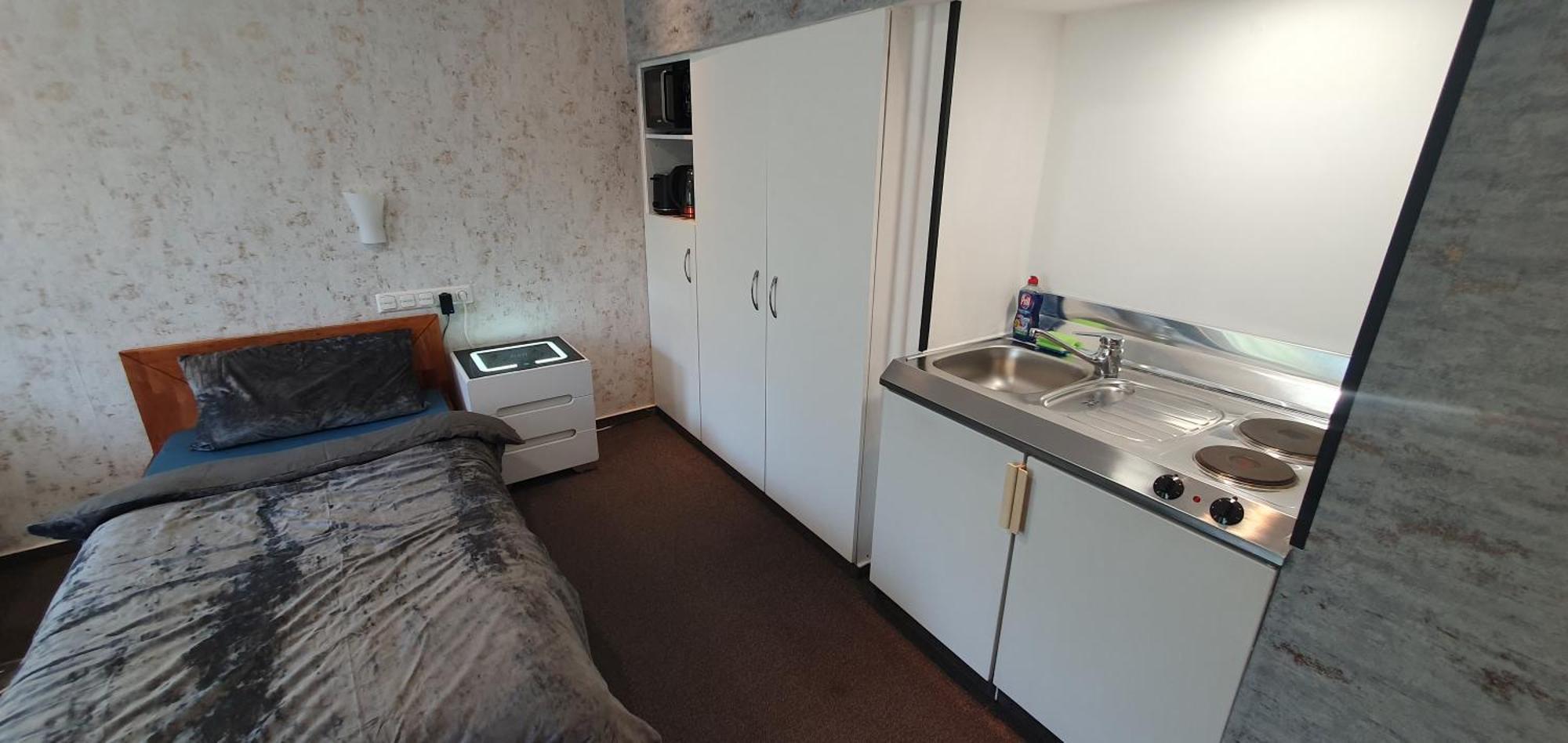 Larisa's Nr 11 Mit Parkplatz