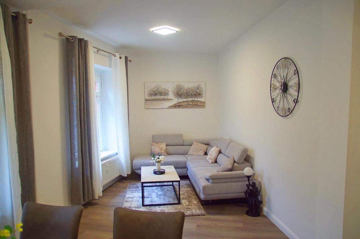 3 Zimmer Apartment Vollmoebliert Dehnheide Ruhige Lage 2 Schlafzimmer Bis 6 Personen Kostenlose Parkplaetze Hamburg