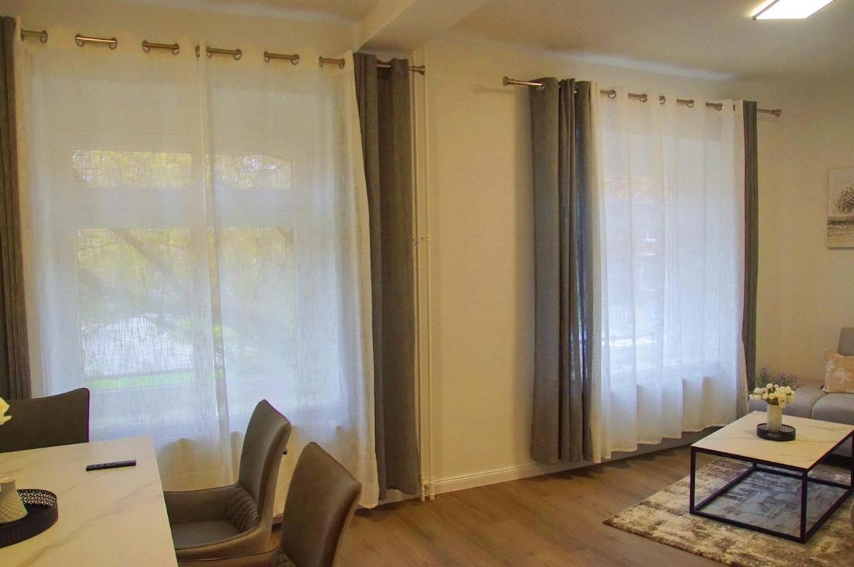 3 Zimmer Apartment Vollmoebliert Dehnheide Ruhige Lage 2 Schlafzimmer Bis 6 Personen Kostenlose Parkplaetze Apartment *