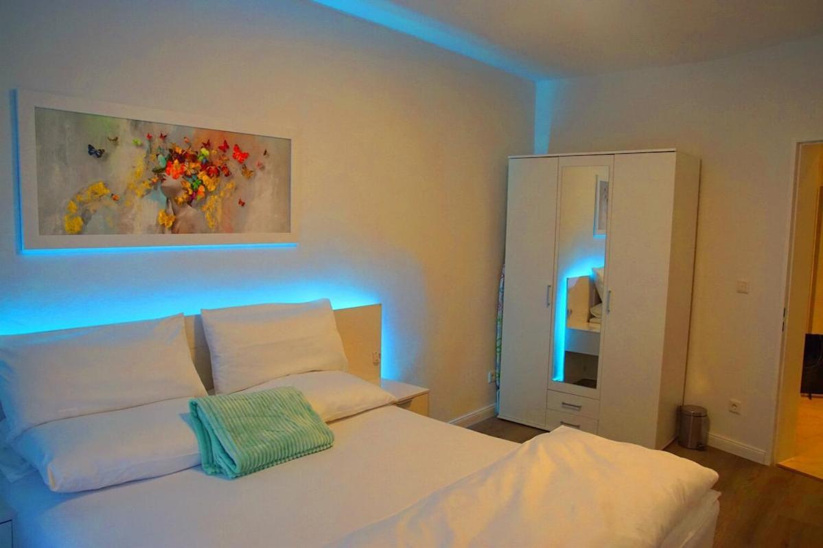 3 Zimmer Apartment Vollmoebliert Dehnheide Ruhige Lage 2 Schlafzimmer Bis 6 Personen Kostenlose Parkplaetze Apartment