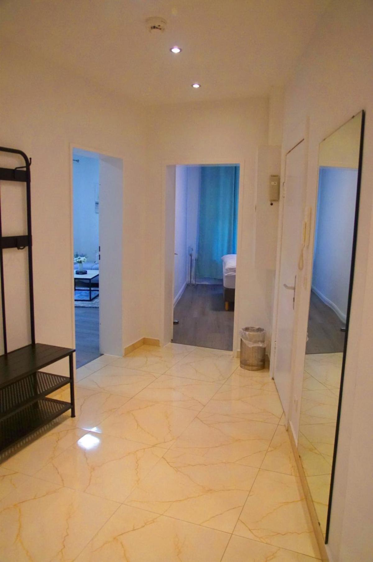 Apartment 3 Zimmer Apartment Vollmoebliert Dehnheide Ruhige Lage 2 Schlafzimmer Bis 6 Personen Kostenlose Parkplaetze