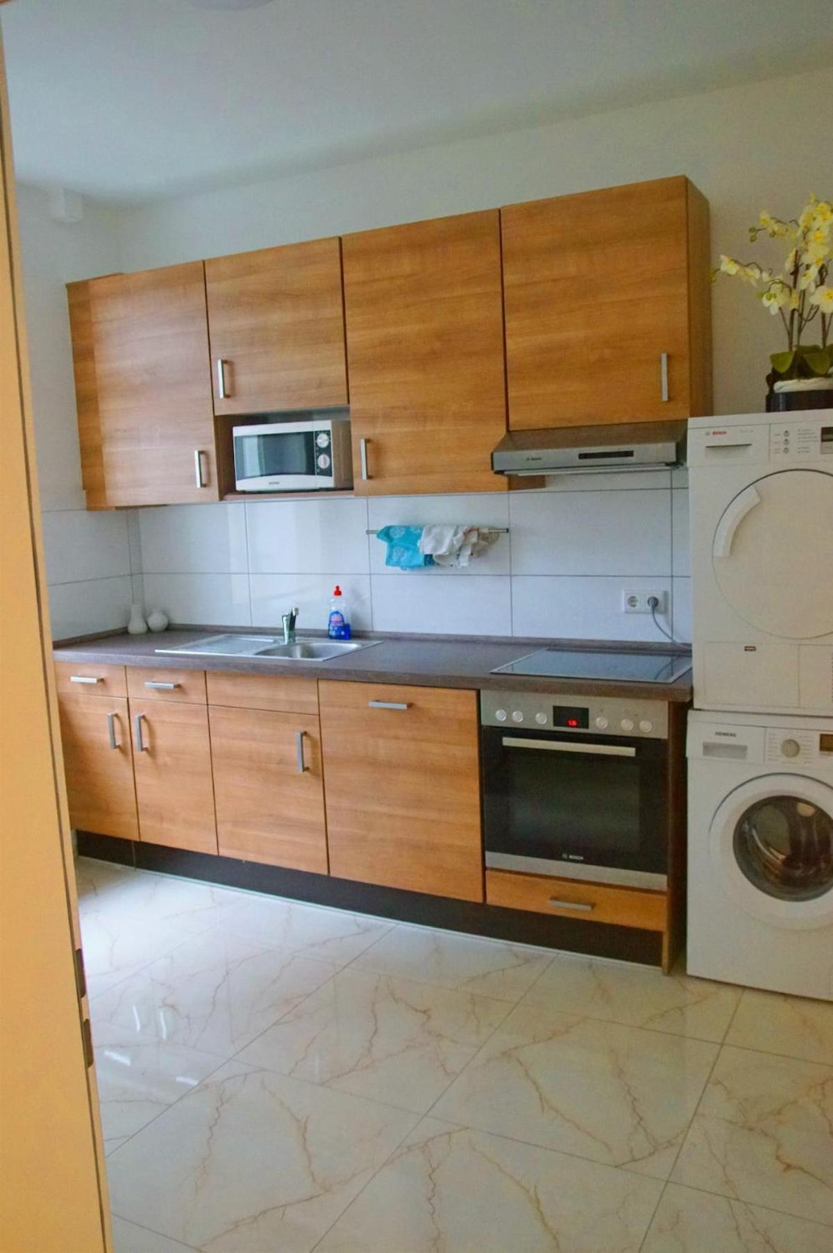 Apartment 3 Zimmer Apartment Vollmoebliert Dehnheide Ruhige Lage 2 Schlafzimmer Bis 6 Personen Kostenlose Parkplaetze Hamburg