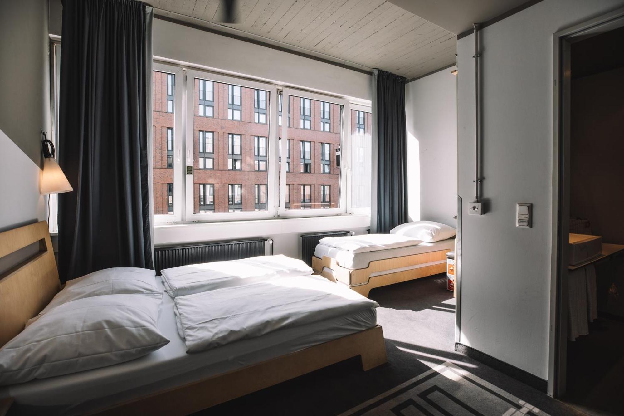 Superbude Hamburg St Georg Hotel 2*