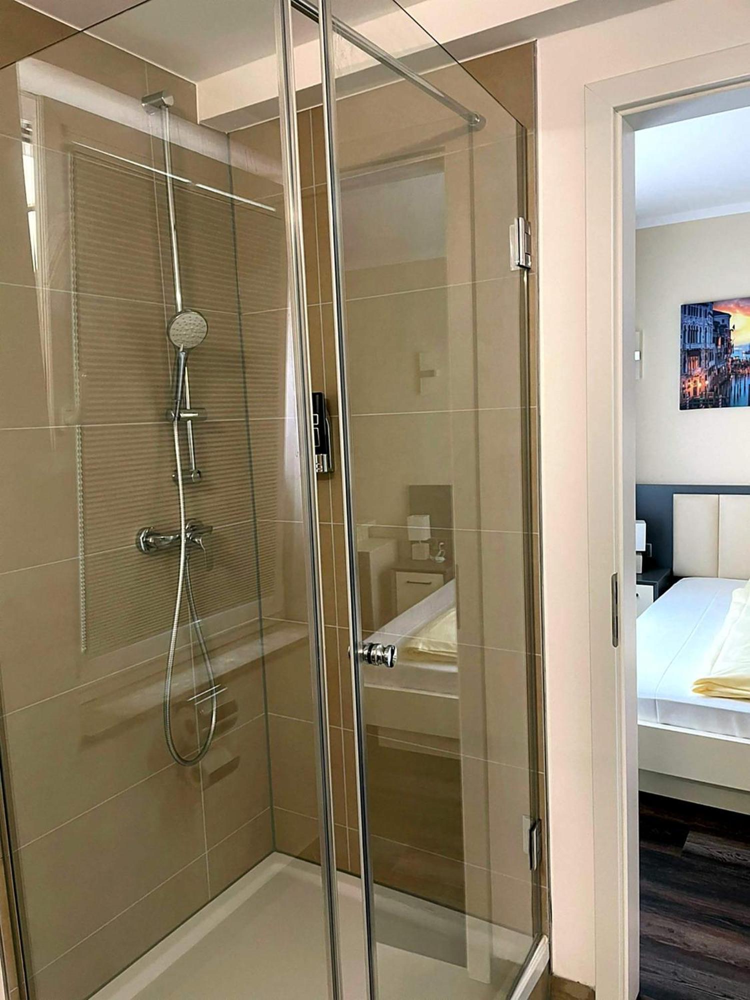 Jeta Hotel 3*