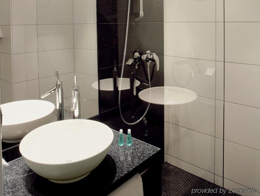 One Hamburg-alster Hotel 3*