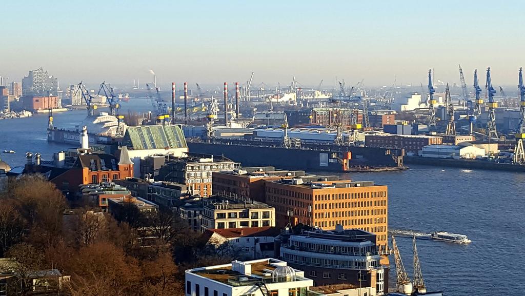 Skyline Riverside Apartment Hamburg