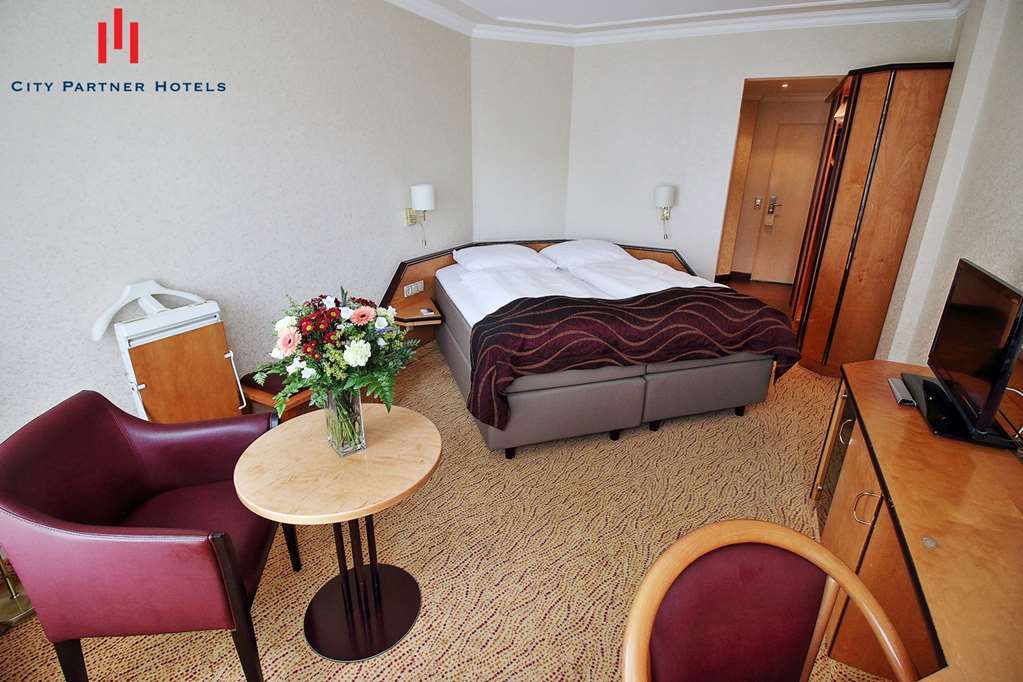 Senator Hotel