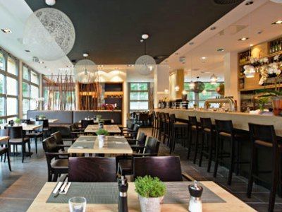 Western Plaza Hotel 4*